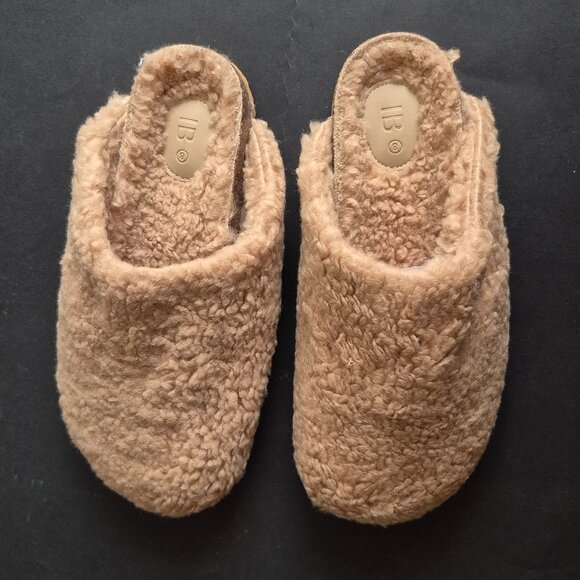 Apres Slippers - Picture 2 of 4